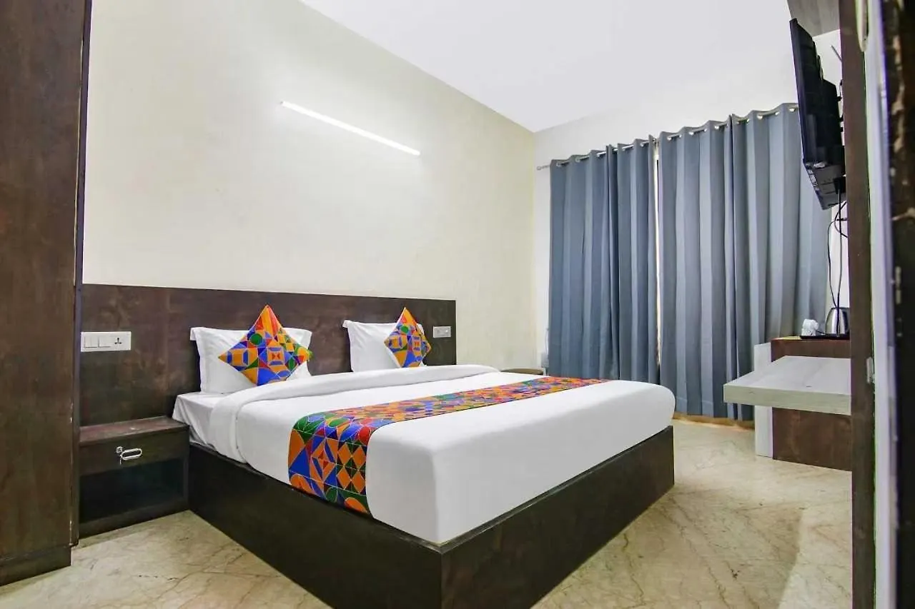 Hotel Viraj contacts