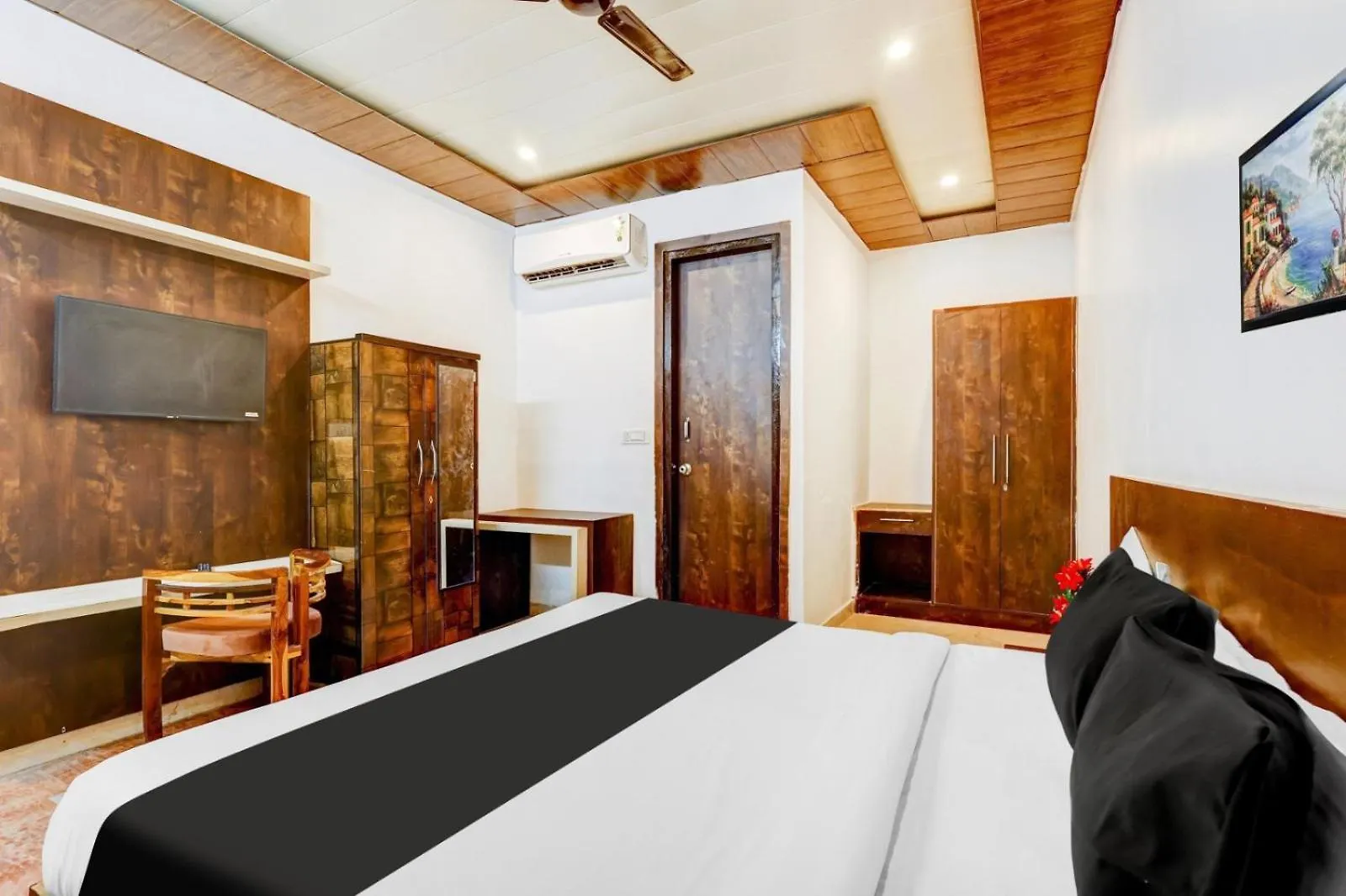 Hotel Viraj Gurgaon